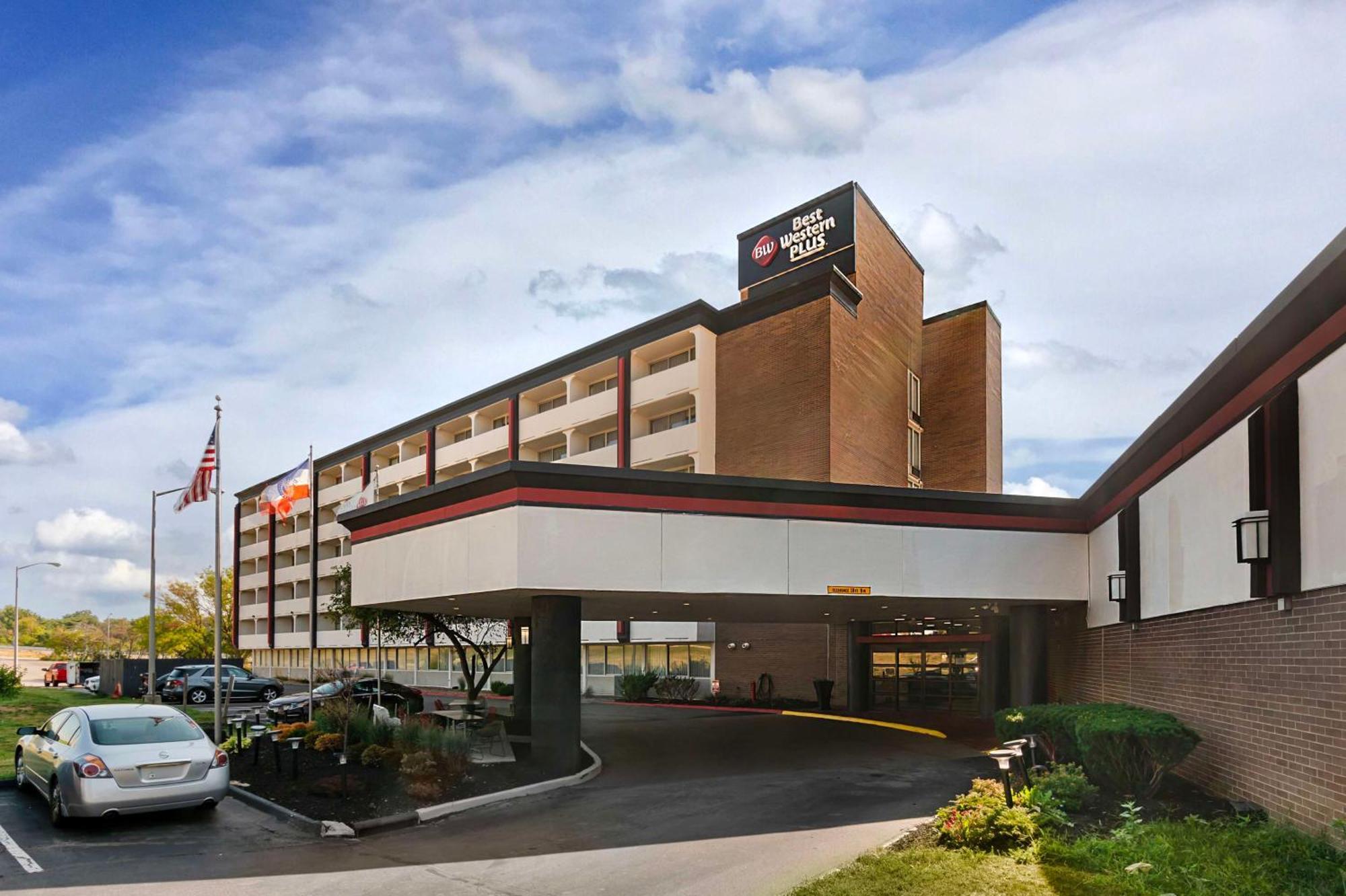 Best Western Plus Kansas City Sports Complex Hotel Exterior photo